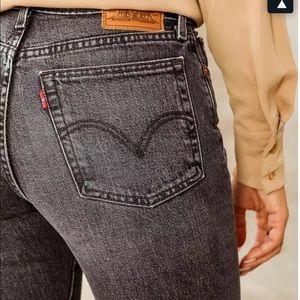 BRAND NEW LEVIS WEDGIE CUT JEANS